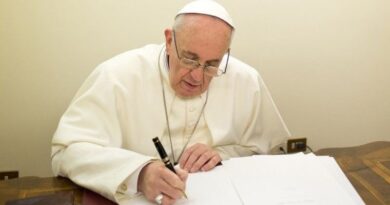 El Papa Francisco tiene fiebre y posterga su agenda