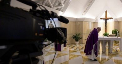 Papa Francisco celebra la Misa en Casa Santa Marta