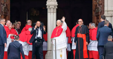 El Papa León XIV llama a la unidad y la fraternidad en su llegada a Barcelona