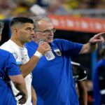 Marcelo Bielsa señaló que Luis Suarez decidió dejar la selección de Uruguay