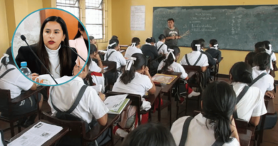 Incertidumbre por uso de nuevo colegio pone en riesgo clases de 150 estudiantes en Camaná Incertidumbre por uso de nuevo colegio pone en riesgo clases de 150 estudiantes en Camaná