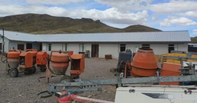 Consejera detecta maquinaria “operativa” del Gobierno Regional abandonada y oxidada en obra de Caylloma Consejera detecta maquinaria “operativa” del Gobierno Regional abandonada y oxidada en obra de Caylloma