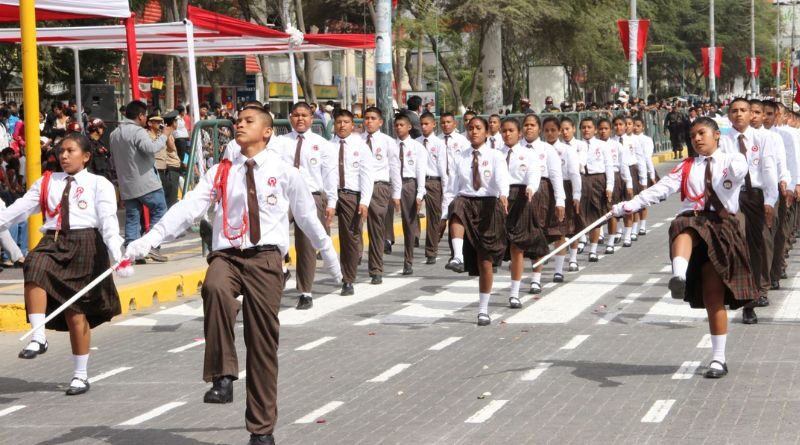 Desfiles escolares por Fiestas Patrias y aniversario de Arequipa se desarrollarán con medidas de protección para los estudiantes