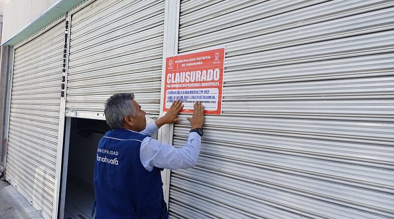 En operativo clausuran centros médicos en Yanahuara En operativo clausuran centros médicos en Yanahuara