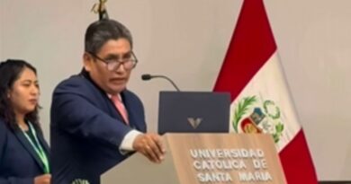 Presentan primera promoción de politólogos colegiados en Arequipa Presentan primera promoción de politólogos colegiados en Arequipa