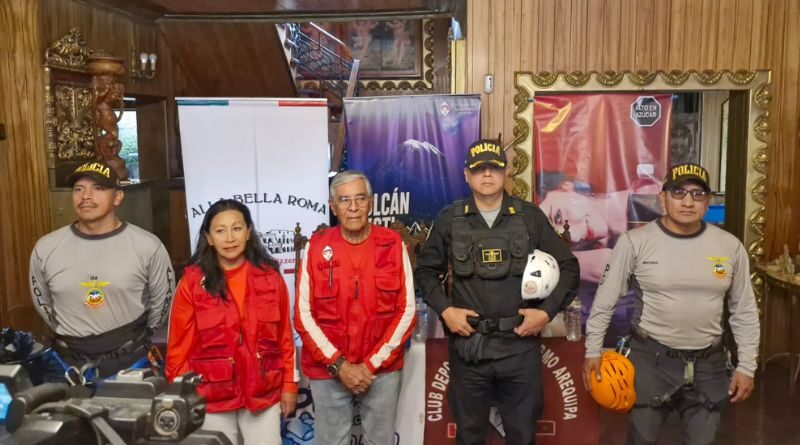 Club de Andinismo organiza ascenso al Misti por el 486.º aniversario de Arequipa Club de Andinismo organiza ascenso al Misti por el 486.º aniversario de Arequipa