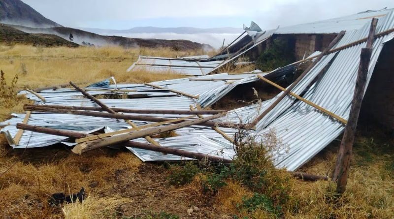 Fuertes vientos dañan ocho viviendas y una escuela en La Unión Fuertes vientos dañan ocho viviendas y una escuela en La Unión