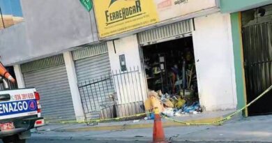 Extorsión escala en Cayma lanzan explosivo contra ferretería tras amenazas a comerciantes Extorsión escala en Cayma lanzan explosivo contra ferretería tras amenazas a comerciantes