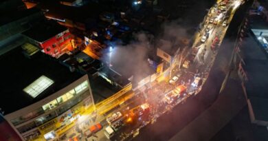 Nuevo incendio afecta puestos comerciales instalados en el pasaje Los Rosales de Arequipa Nuevo incendio afecta puestos comerciales instalados en el pasaje Los Rosales de Arequipa