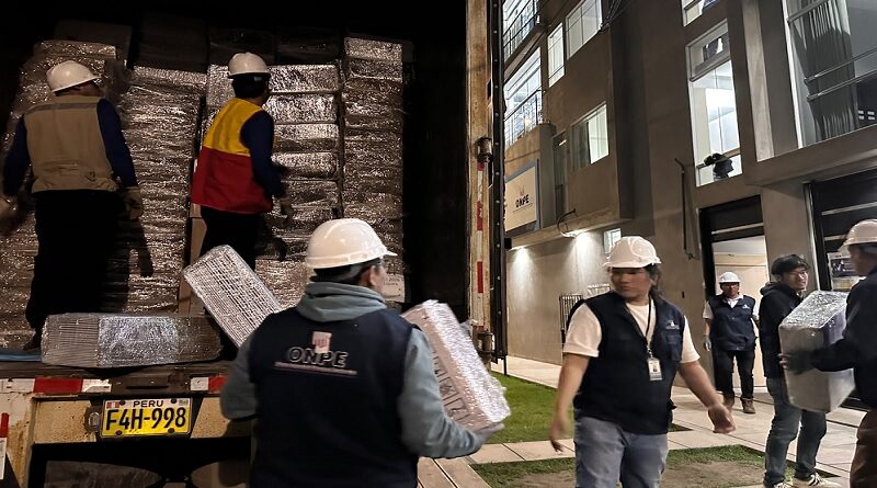 ODPE Arequipa recibe material electoral bajo estrictas medidas de seguridad ODPE Arequipa recibe material electoral bajo estrictas medidas de seguridad